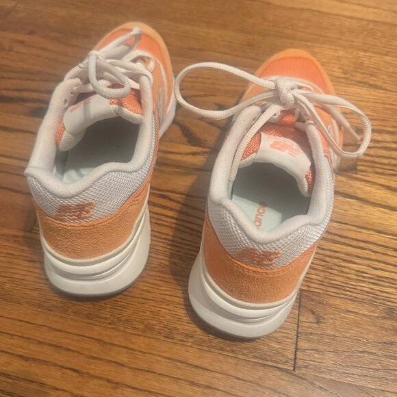 New Balance Women's 997H Shoes - Picture 4 of 7